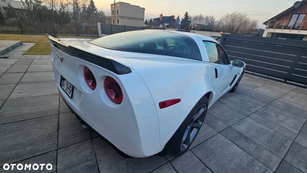 Chevrolet Corvette - 4