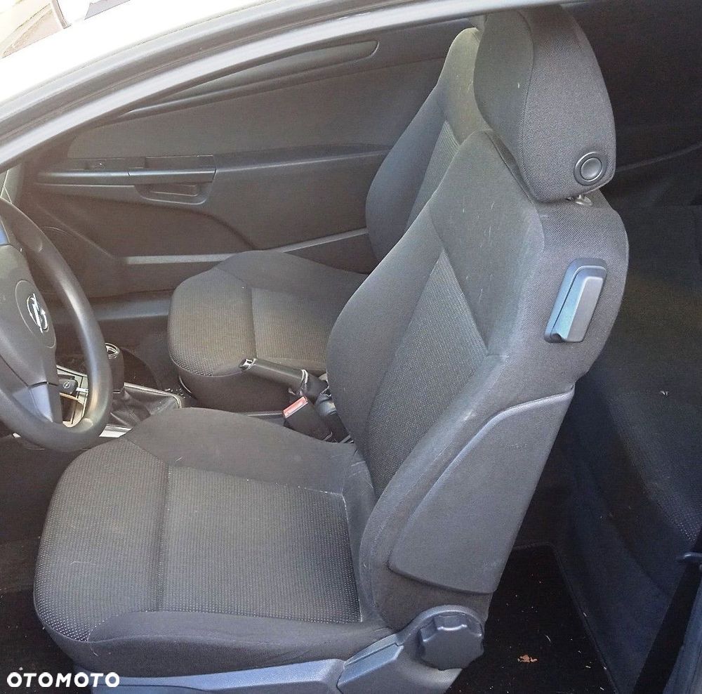 Fotel kierowcy pasażera kanapa Opel Astra III H GTC 3D lak. Z157 - 1