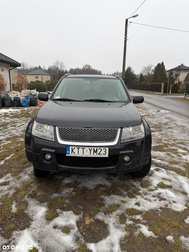 Suzuki Grand Vitara 2.0 Club Family - 1