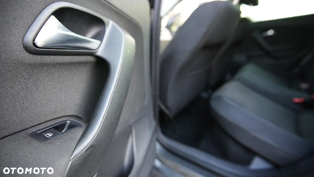 Volkswagen Polo 1.6 TDI Highline - 27
