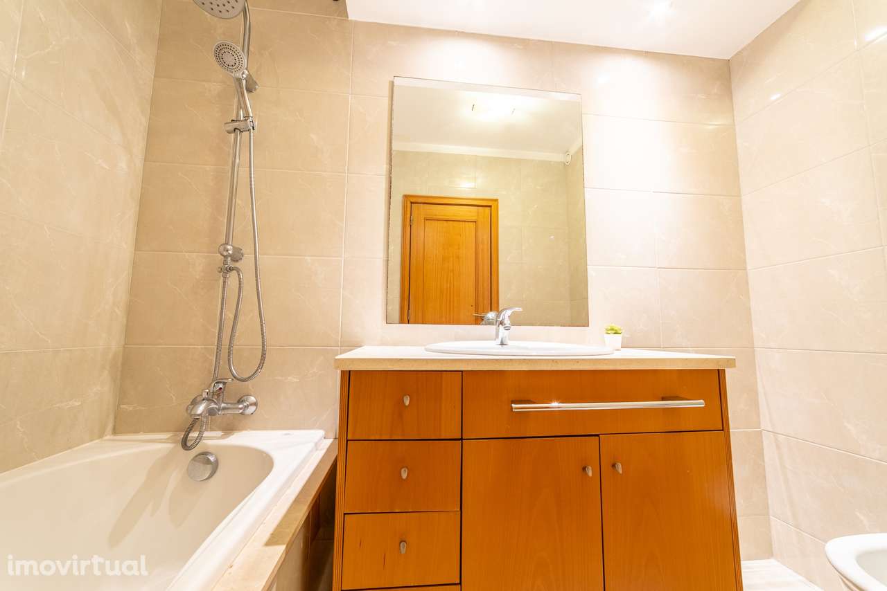 T3 Último Andar (5.º) - Frente poente para praça-jardim - Grande imagem: 3/45