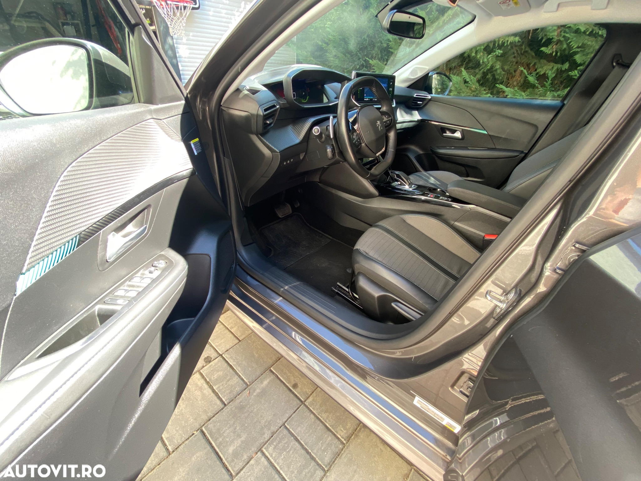 Peugeot 208 PureTech 100 EAT8 Allure Pack - 10