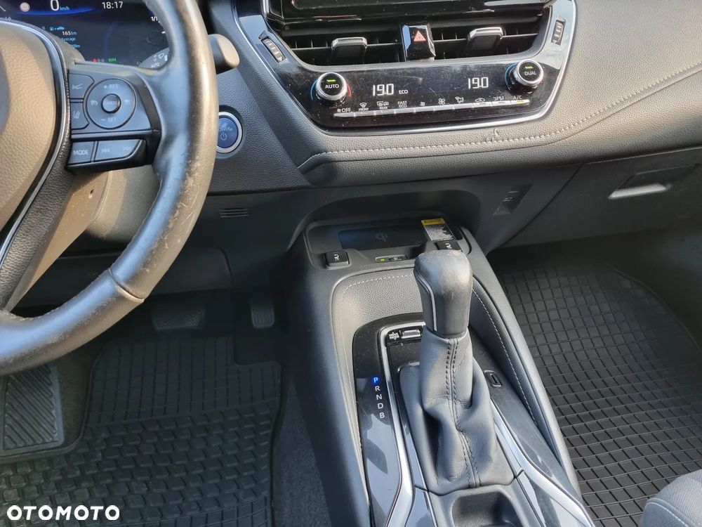 Suzuki Swace 1.8 Hybrid Premium Plus CVT - 12