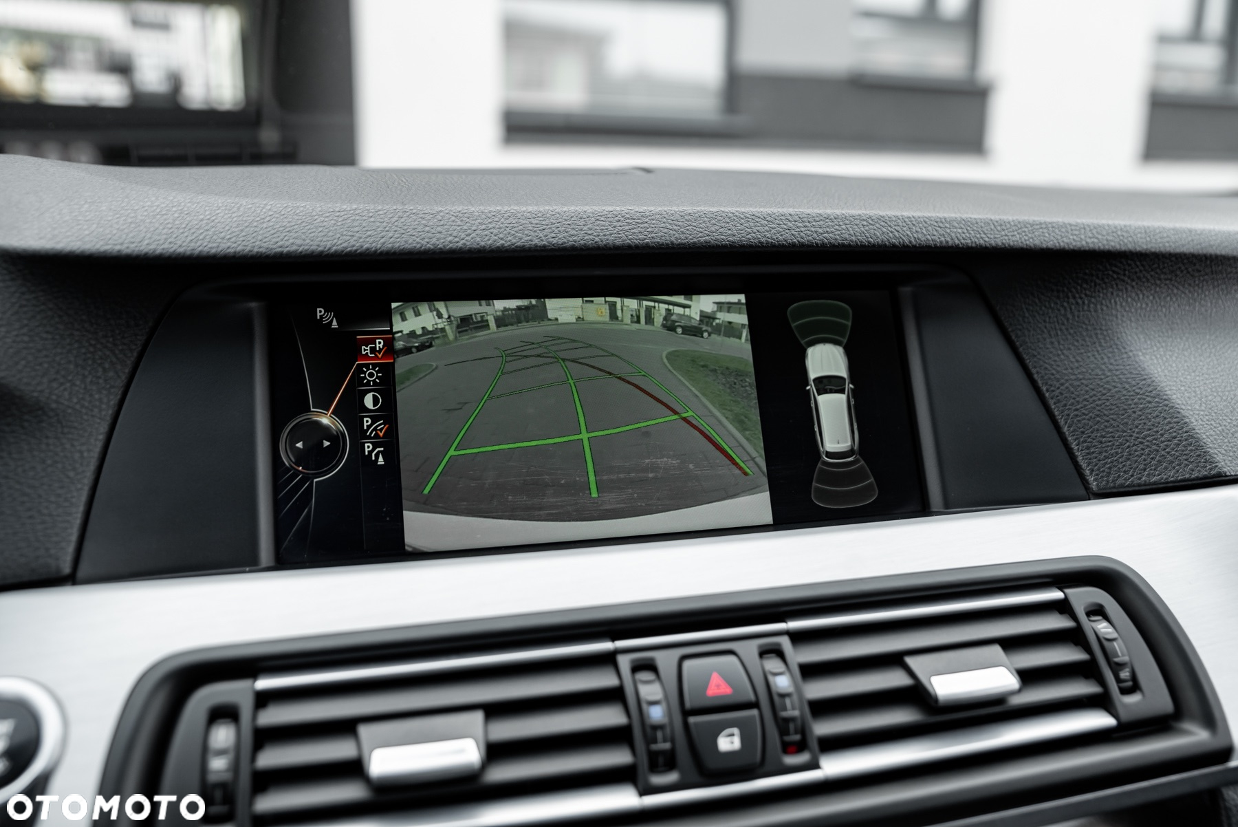 BMW Seria 5 M550d xDrive Touring Sport-Aut - 37
