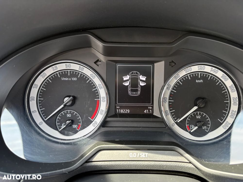 Skoda Octavia 2.0 TDI Style - 8