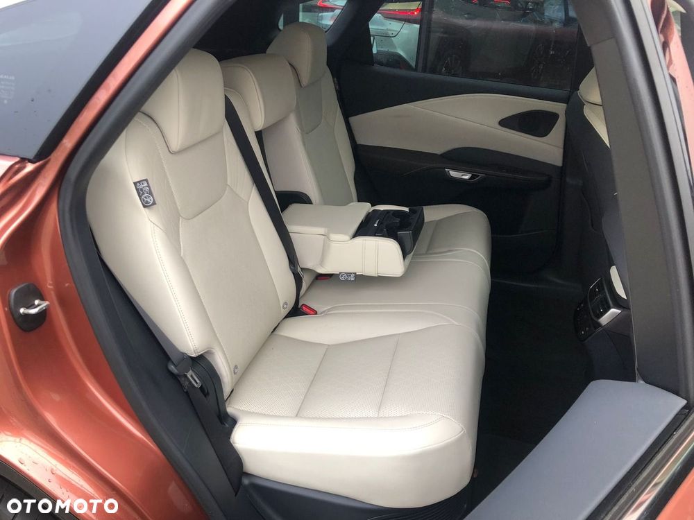 Lexus RX - 22