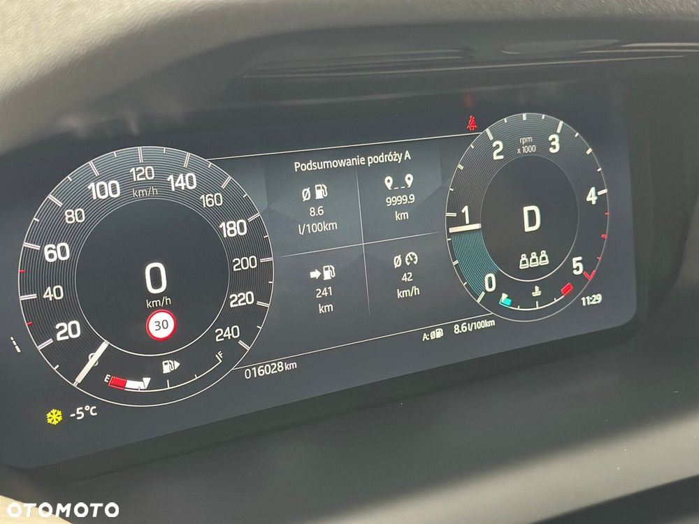 Land Rover Discovery Sport - 26