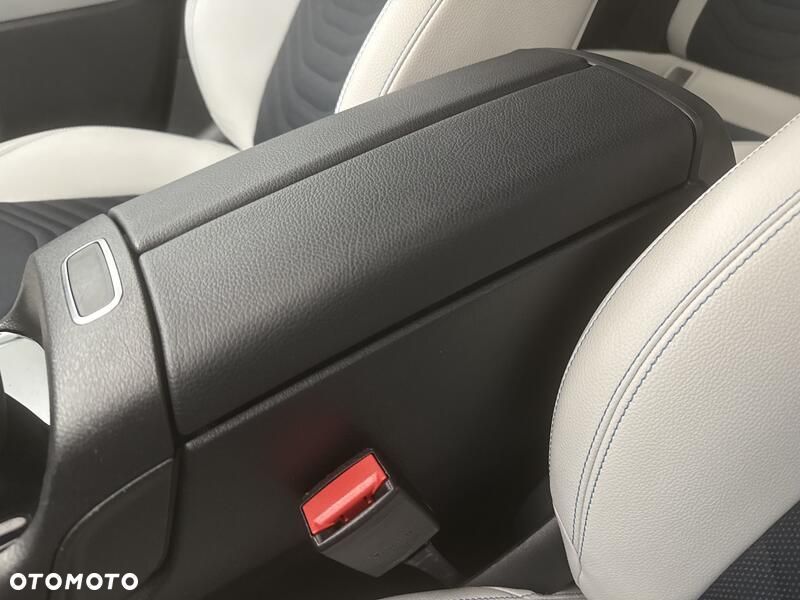 Mercedes-Benz GLA 200 Style - 17