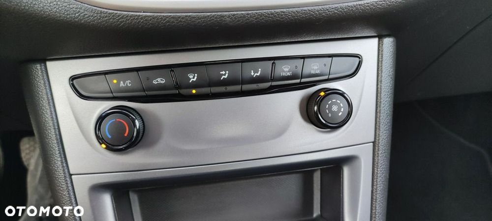 Opel Astra - 32