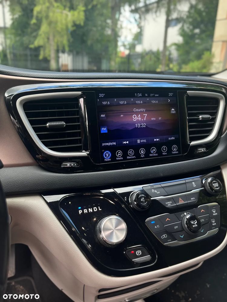 Chrysler Pacifica - 17