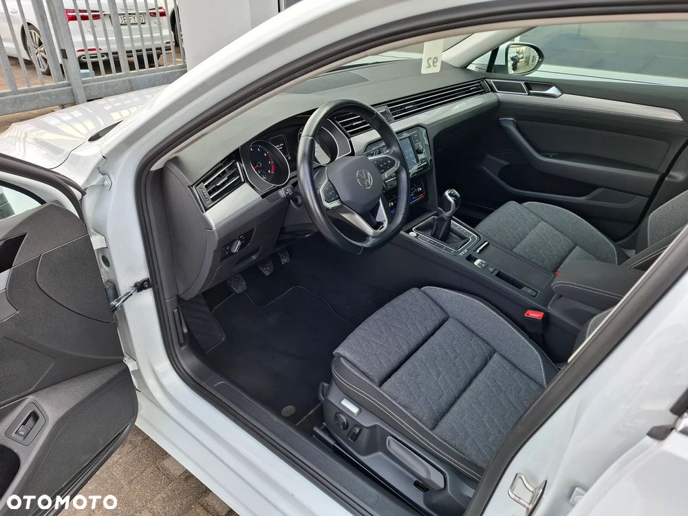 Volkswagen Passat 1.5 TSI EVO Business - 14