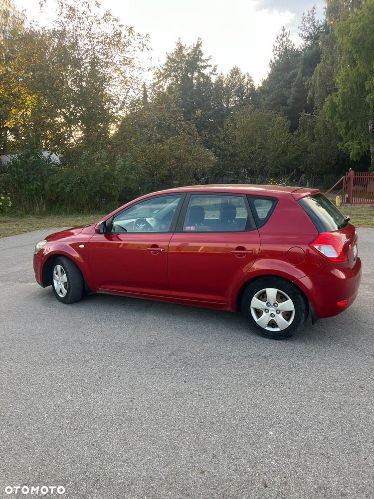 Kia Ceed 1.6 Crdi M - 9