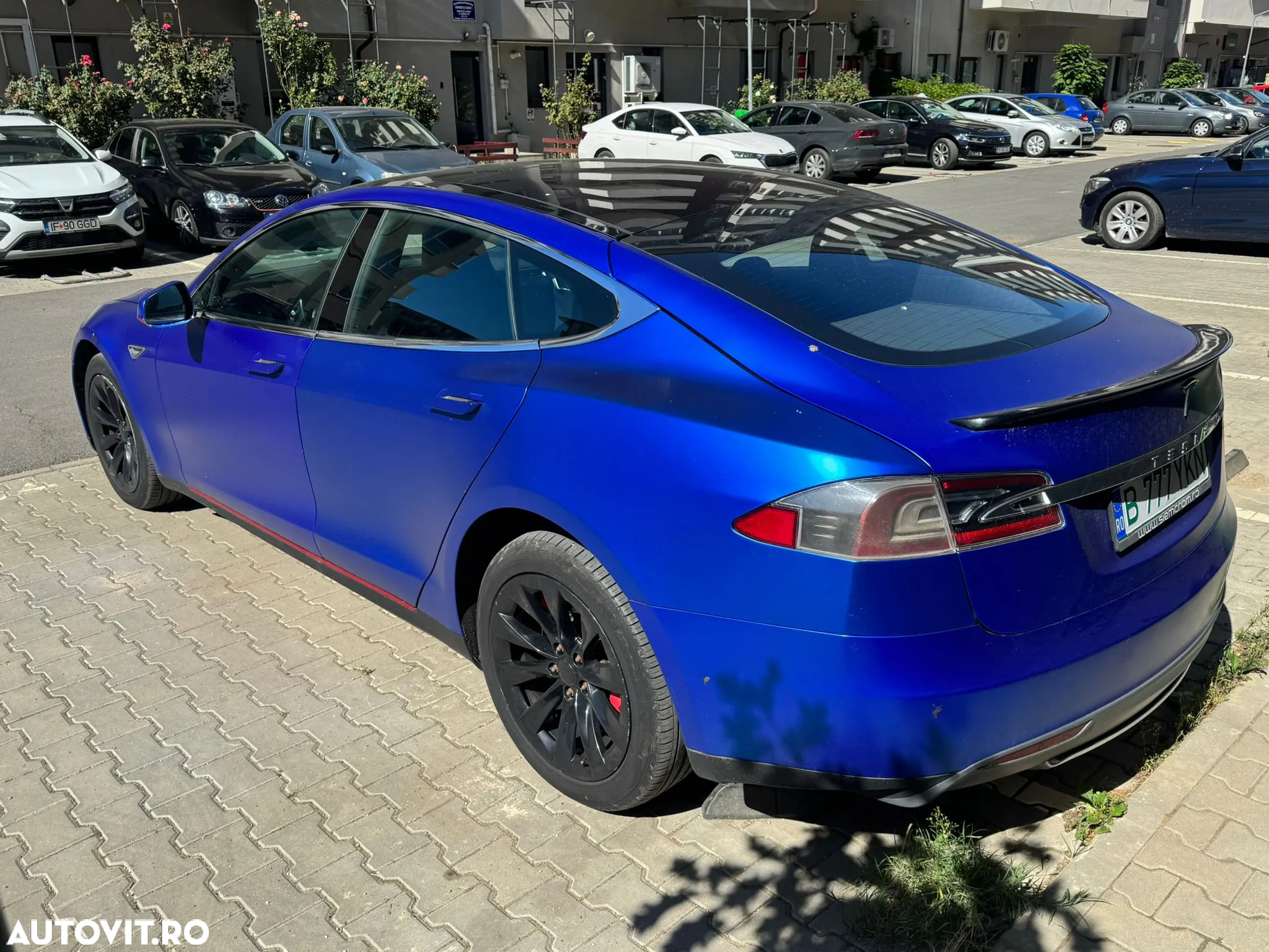 Tesla Model S - 4