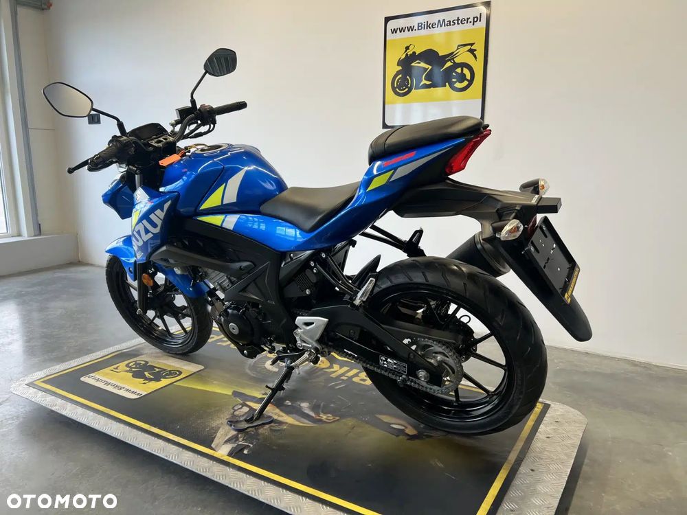 Suzuki GSX - 6