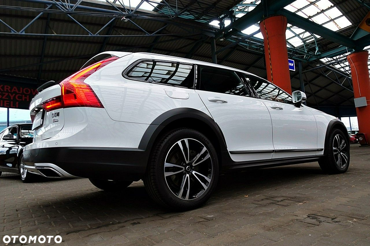 Volvo V90 Cross Country - 6