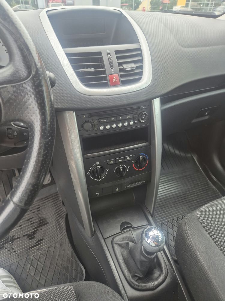 Peugeot 207 2007 photo 2