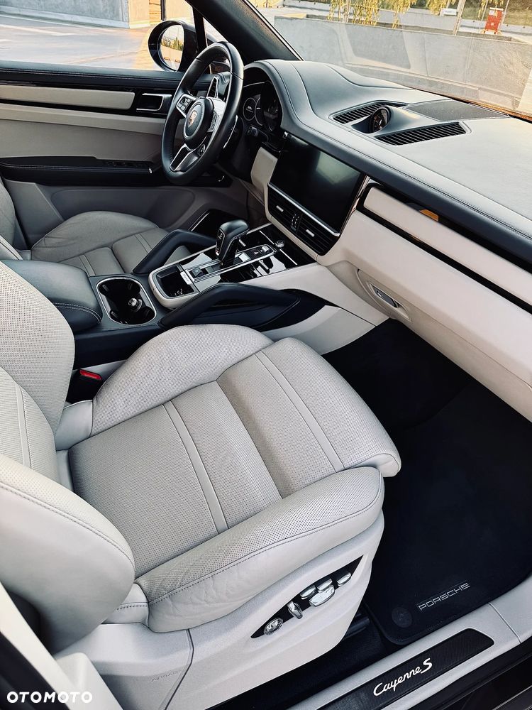 Porsche Cayenne S - 10