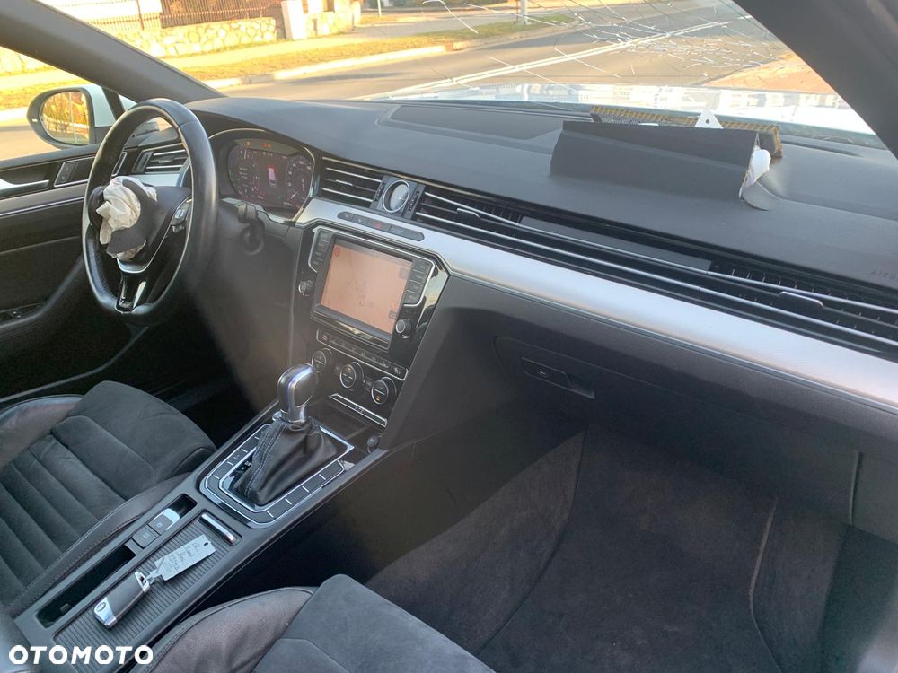 Volkswagen Passat - 33