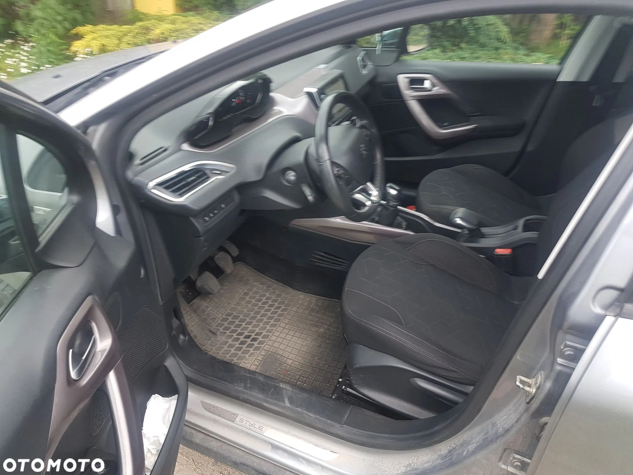 Peugeot 2008 e-HDi FAP 92 STOP & START Allure - 3