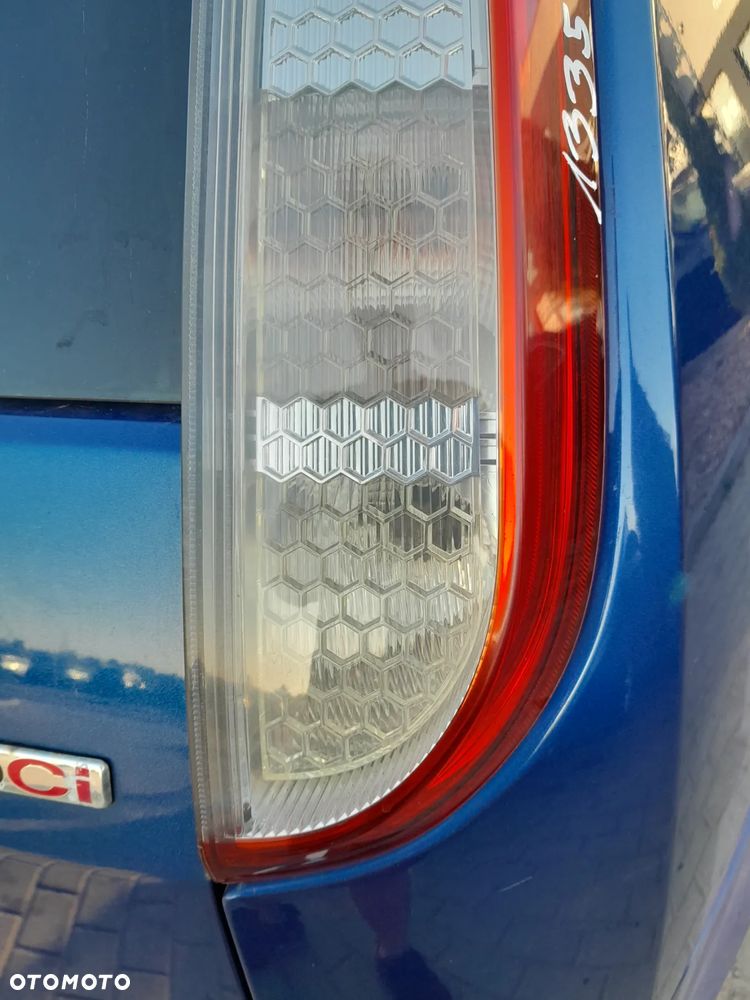 FORD FOCUS MK2 LIFT KOMBI LAMPA TYLNA PRAWA W BŁOTNIK - 4