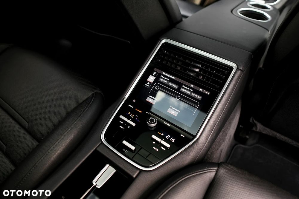 Porsche Panamera ver-4-e--hybrid - 12