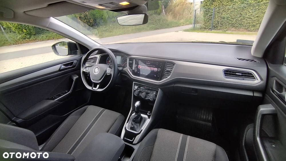 Volkswagen T-Roc - 16