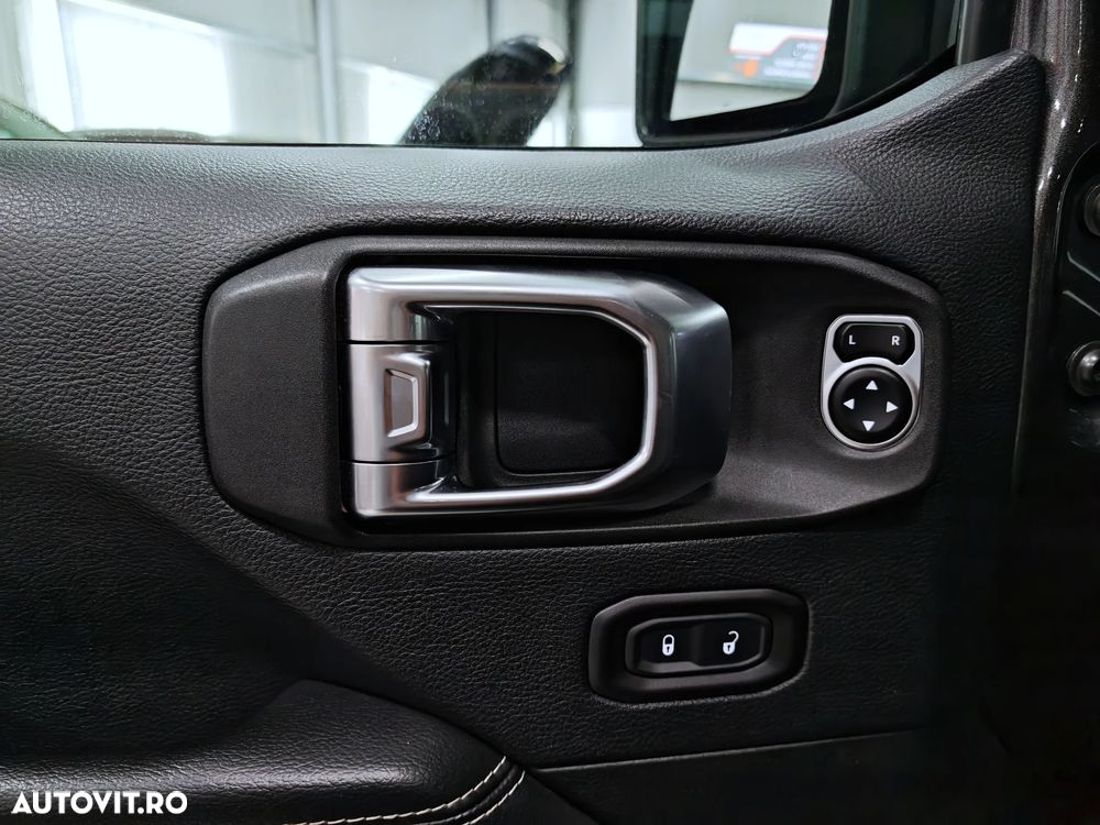 Jeep Wrangler 2.2 CRD AT8 Sahara - 26