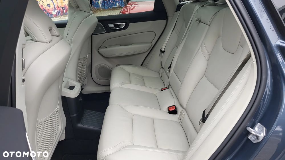 Volvo XC 60 T6 AWD Recharge Plus Bright - 30