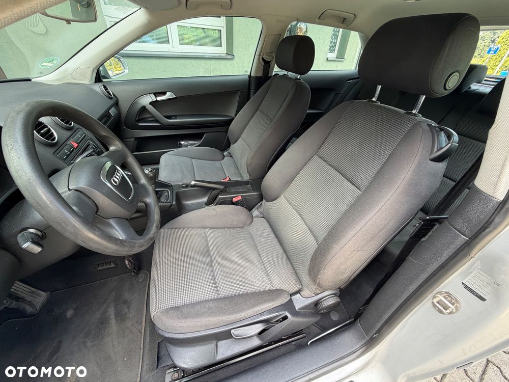 Audi A3 3-drzwiowe 1.6 Ambiente - 17