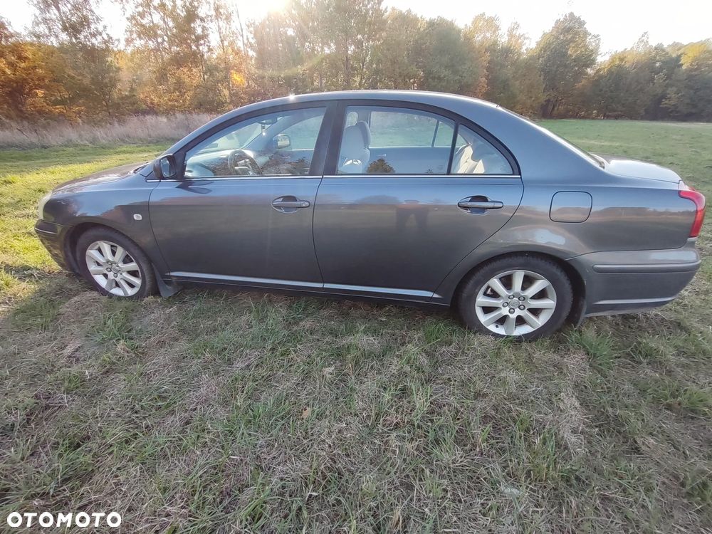 Toyota Avensis 2005 photo 5