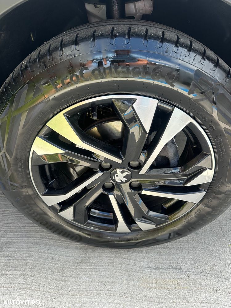 Peugeot 2008 1.2L PureTech 130 S&S EAT8 GT - 9