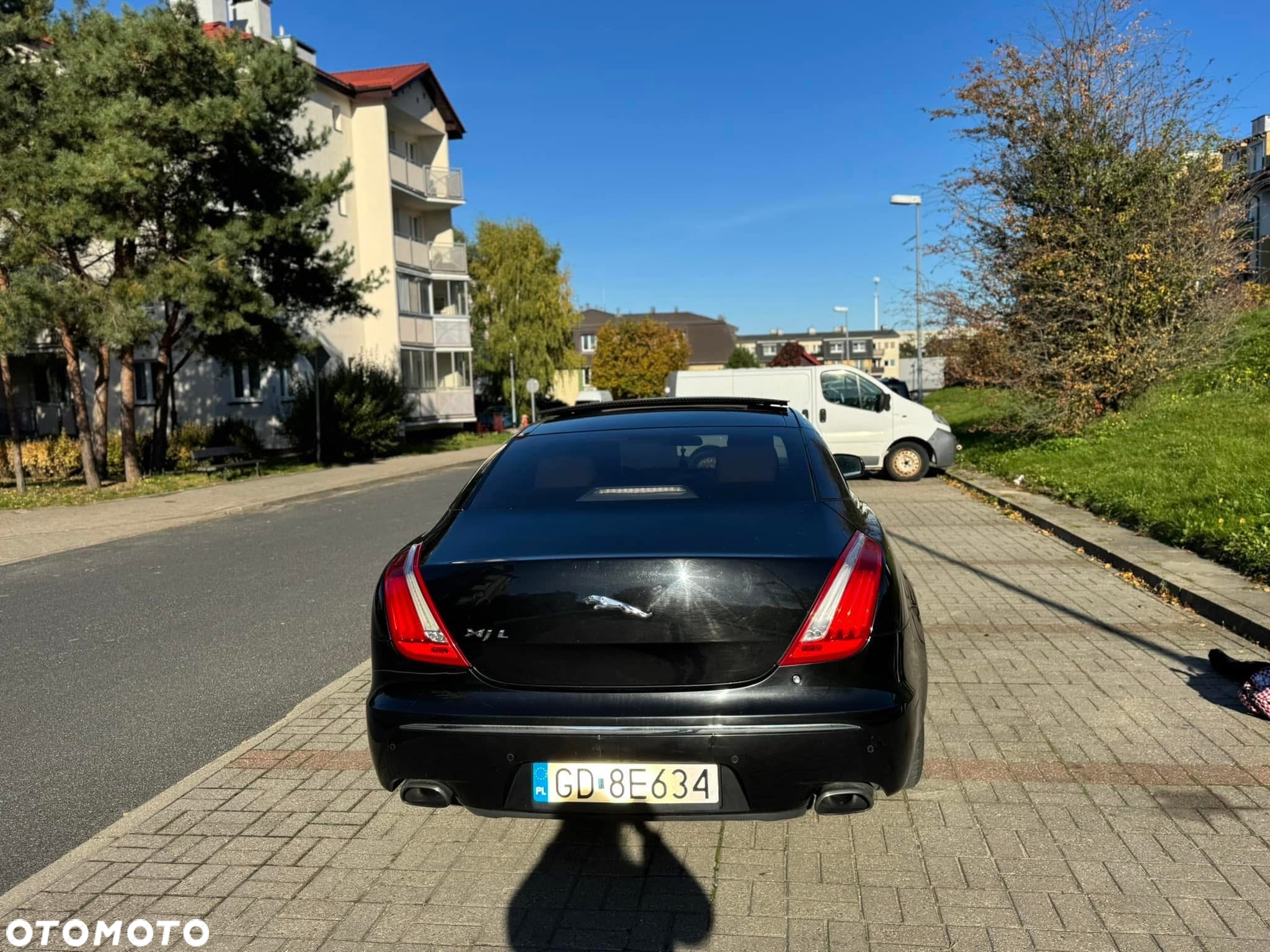 Jaguar XJ - 2