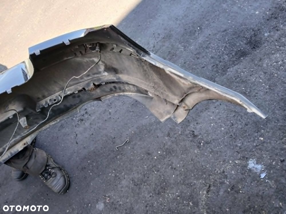 BMW I E87 5D Zderzak tylny kod lakieru 668/9 - 7