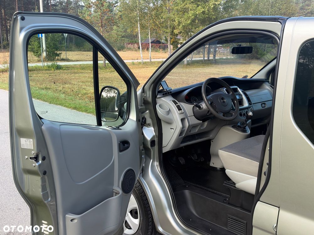 Opel Vivaro L2H1 2.9t - 18