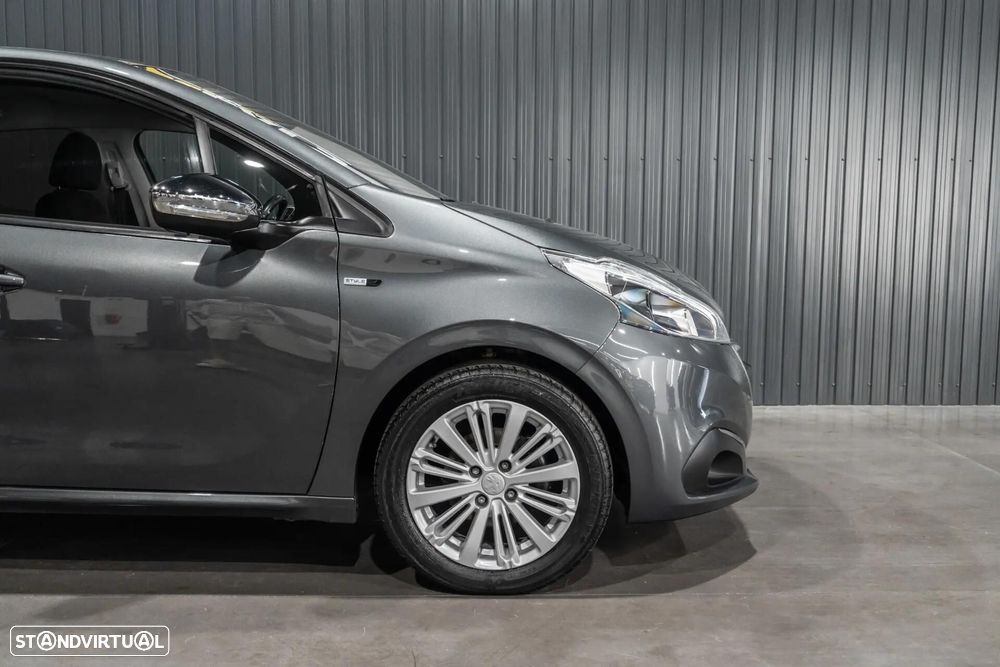 Peugeot 208 - 36