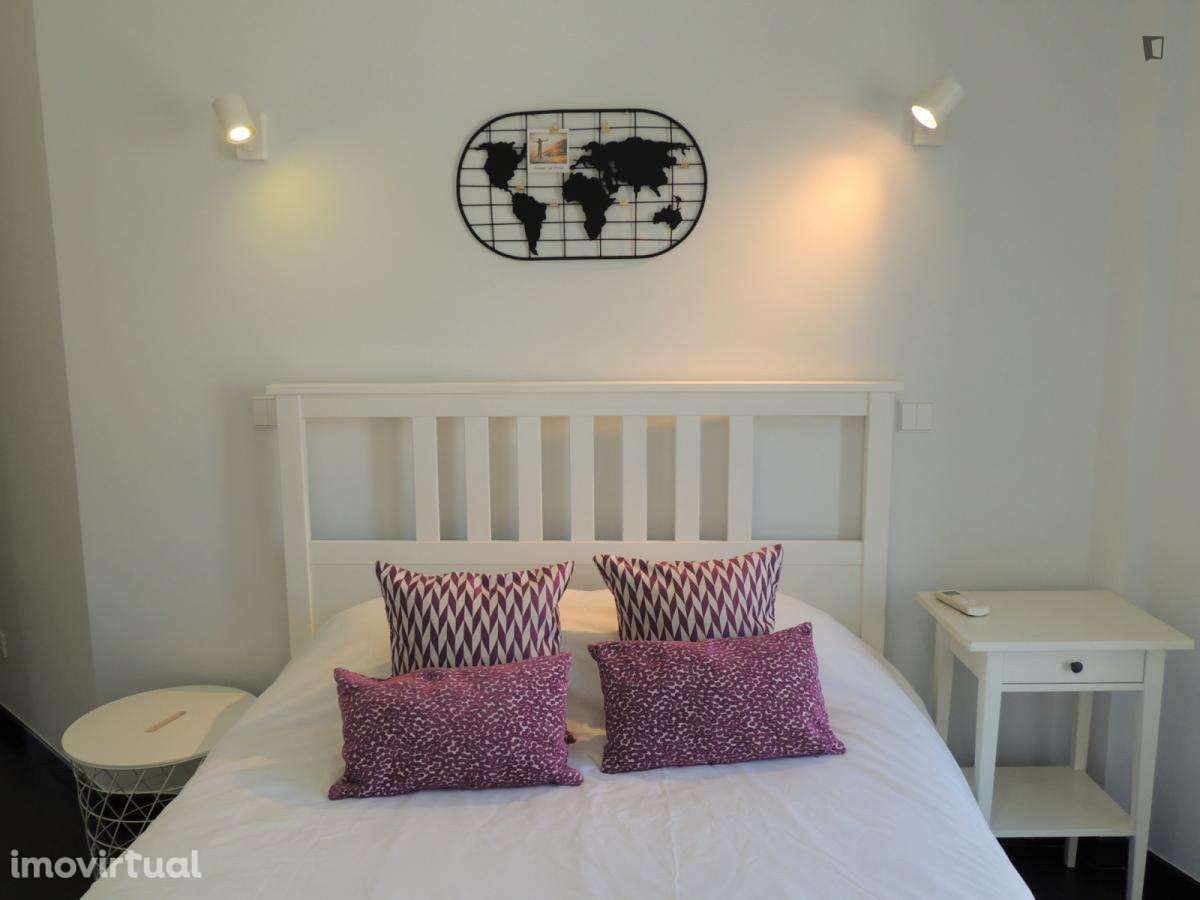 Apartamento com 1 quartos - localizado em Paranhos Porto - Grande imagem: 3/24