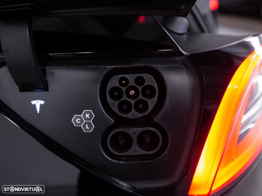 Tesla Model Y Long Range Dual Motor AWD - 15
