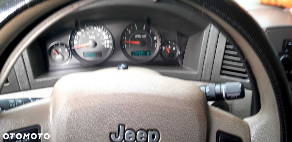 Jeep Grand Cherokee - 4