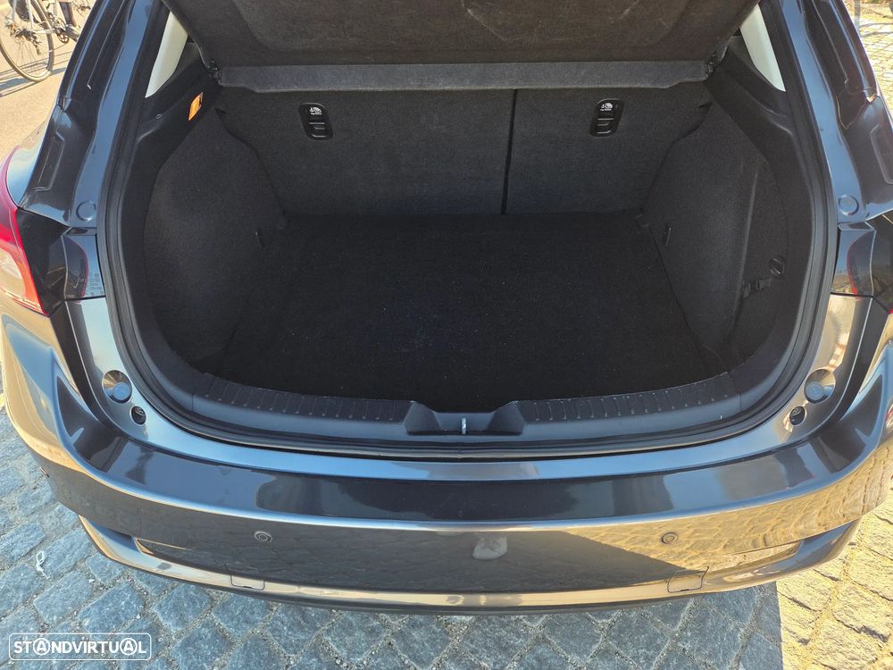 Mazda 3 Hatchback 1.5 Sky-D Excellence Navi - 15