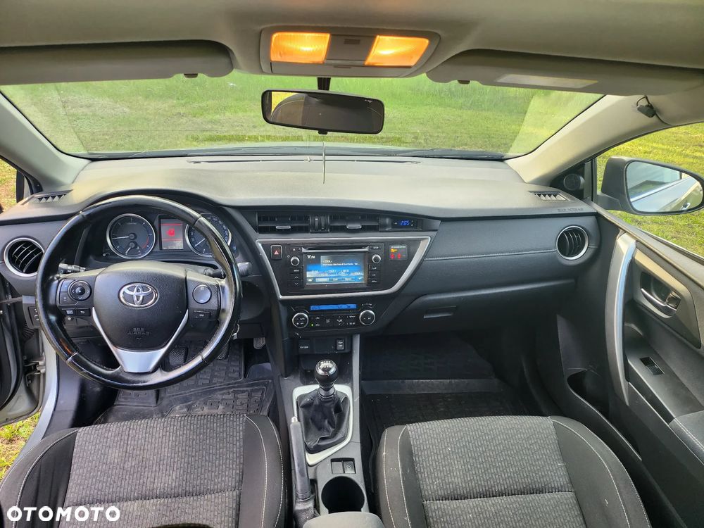 Toyota Auris 2.0 D-4D Premium - 10