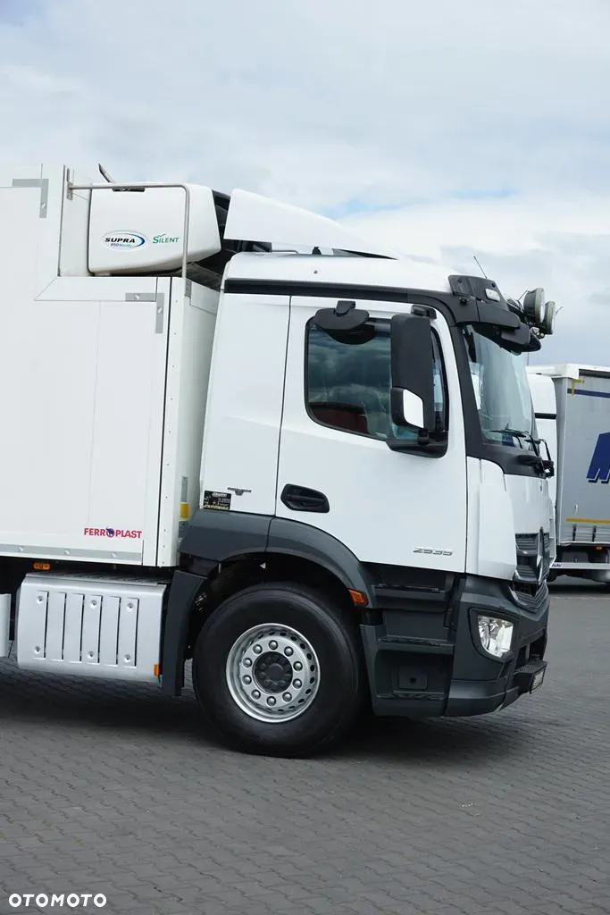 Mercedes-Benz ANTOS / 2535 / EURO 6 / CHŁODNIA + WINDA / 23 PALETY / OŚ SKRĘTNA - 30