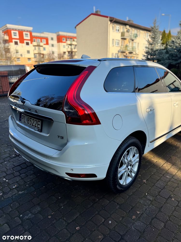 Volvo XC 60 T5 AWD Drive-E Momentum - 4