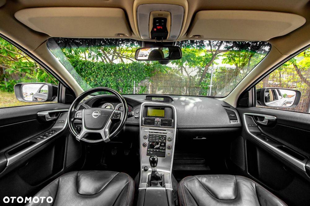 Volvo XC 60 D5 AWD Momentum - 28
