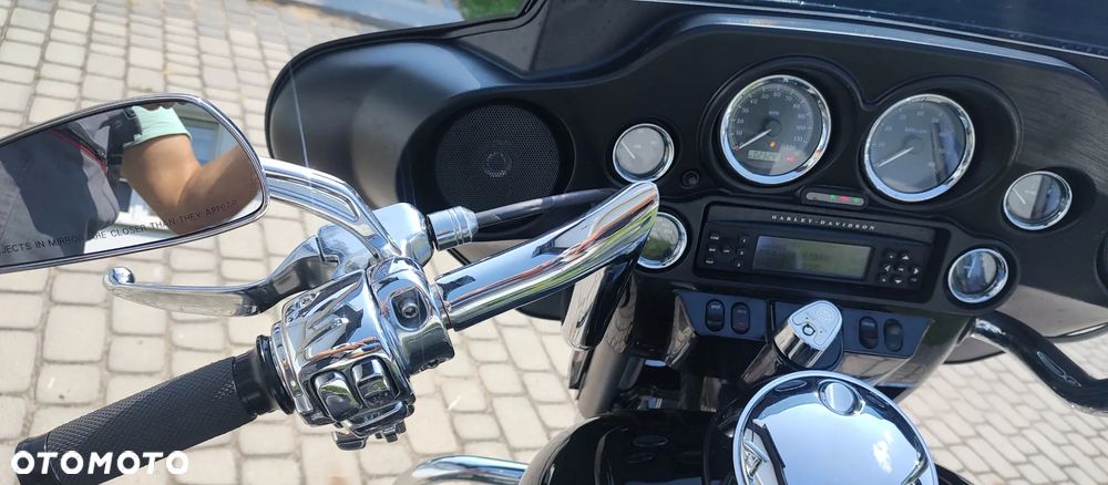 Harley-Davidson Touring Street Glide - 11