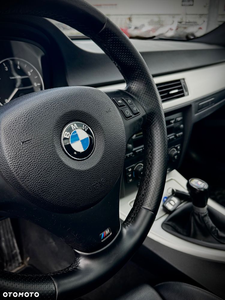 BMW Seria 3 318i - 17