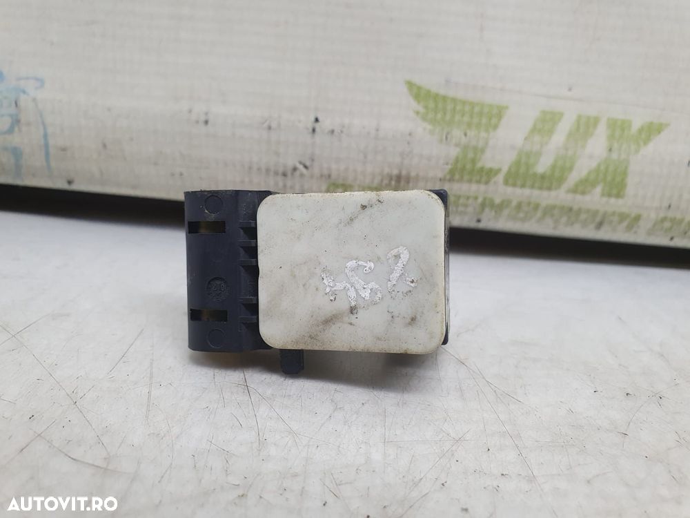 Senzor impact 69110036577 BMW Seria 3 E90 [2004 - 2010] - 2