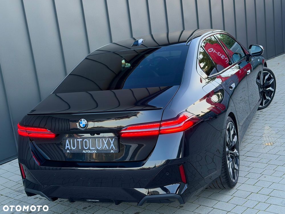 BMW Seria 5 520d xDrive mHEV M Sport - 32