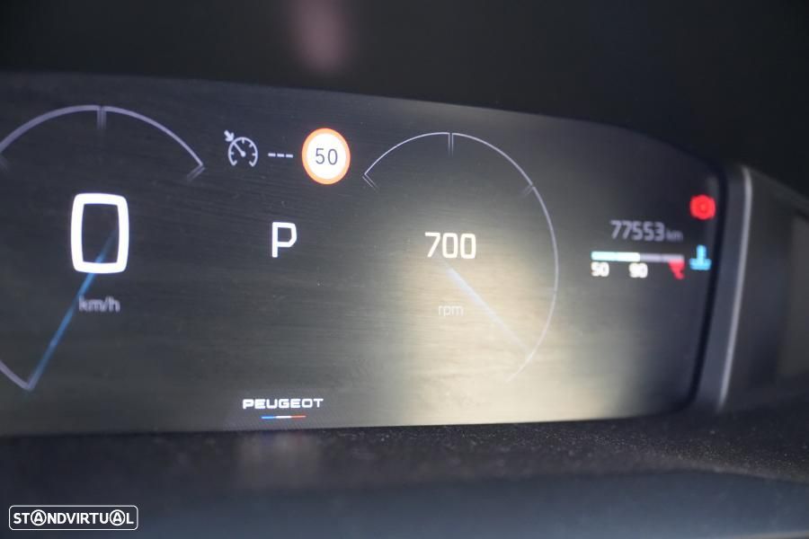 Peugeot 2008 PureTech 130 EAT8 Allure Pack — fotografia 15