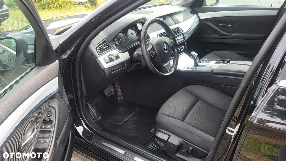 BMW Seria 5 520d Touring - 9
