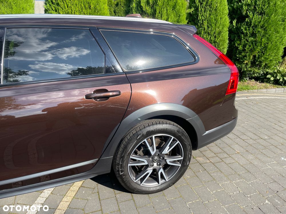 Volvo V90 D5 AWD Momentum Pro - 27